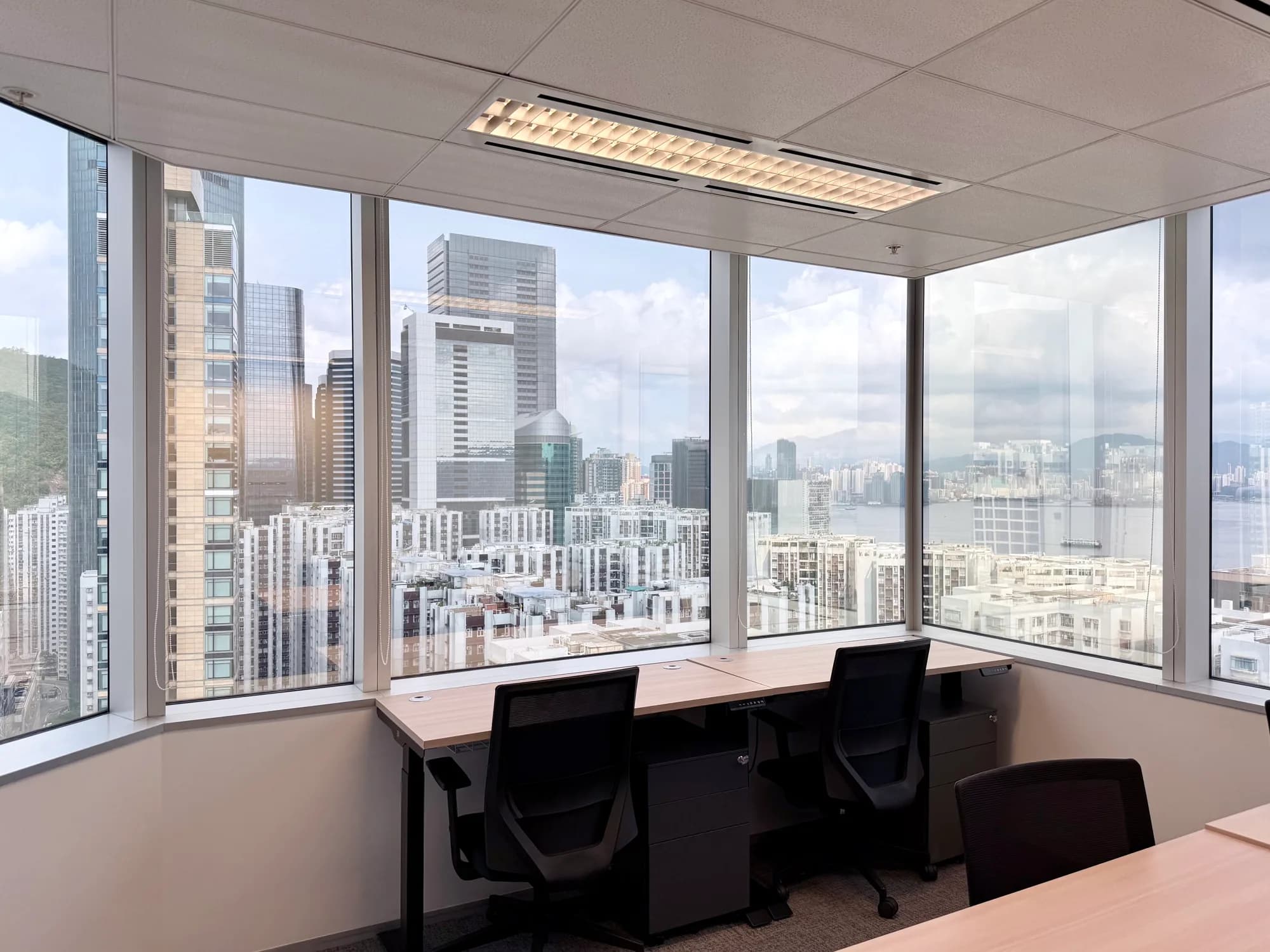4-person window office at 1111 King's Road